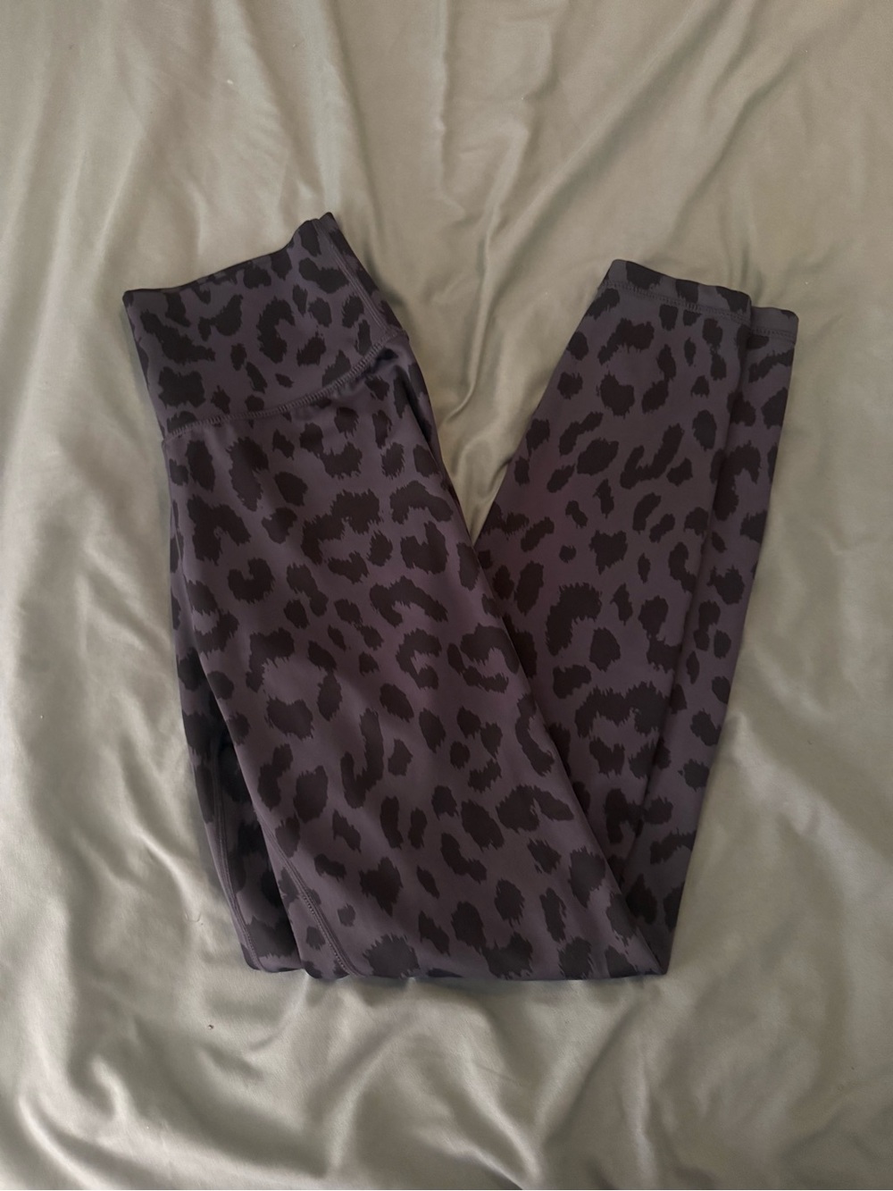 Allfenix High-Rise Gray Leopard Print Athletic Leggings - Size Medium